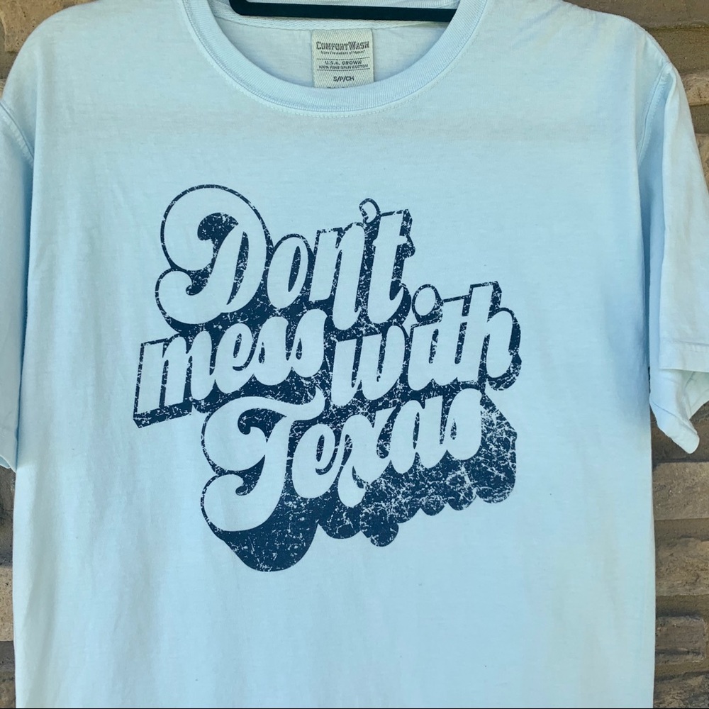 ⭐️DON’T MESS WITH TEXAS Tee⭐️ - Picture 3 of 4